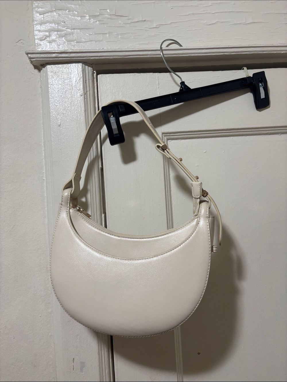Abercrombie & Fitch Cream Crescent Shoulder Bag
